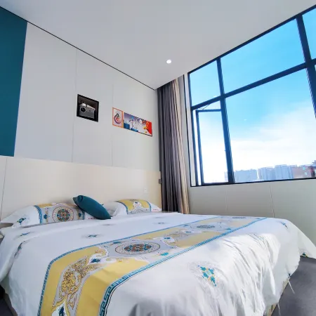 Meiqi Audiovisual Hotel (Beihai Old Street Branch, Beihai Railway Station)