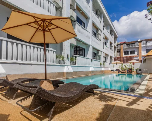 Rattana Karon Beach Hotel カロン・ナイト・マーケット周辺のホテル