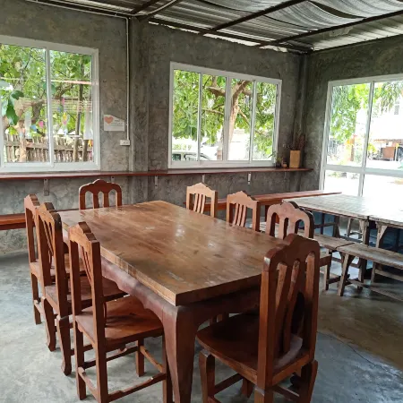 Phumchan Place Hotel