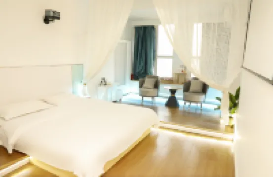 Qishe Light Luxury Homestay Hotels near Changqing