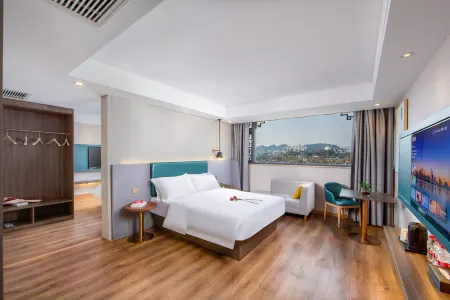 치어메이 호텔 (펑황 고성 홍차오 전망 지점)