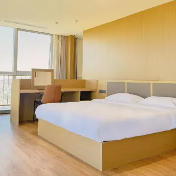 Manman Yunhai Hotel (Jinzhou Central Avenue Railway Station)