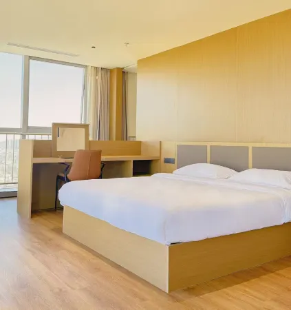 Manman Yunhai Hotel (Jinzhou Central Avenue Railway Station) Отели рядом с достопримечательностью «Liaoning University of Technology»