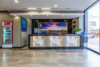 โรงแรมซูเปอร์ 8 (กงซวีหยวน อู่ฉาง) โรงแรมใกล้วิทยาลัยแห่งความเจริญรุ่งเรือง