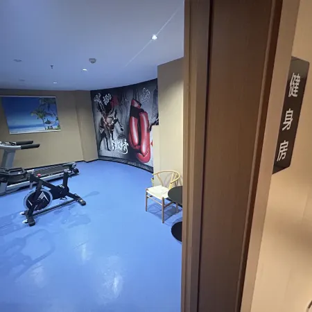 Xinlong Intelligent Hotel (Longyan Wanbao Plaza East Station)