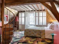 De Witte Lelie Hotels near Old Town