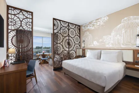 Swiss-Belhotel Airport Jakarta Отели рядом с достопримечательностью «Soekarno-Hatta Statue»