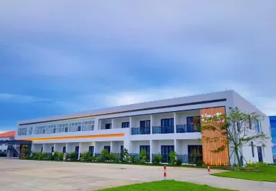 Yitian Yizuo Hotel Hotels in Suixi