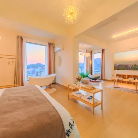 Danxia Mountain Lingfeng Mountain Residence Inn