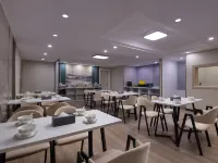 xiaowuxingjiudian Hotels near Danshui
