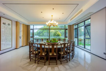 Mingdu Huakai Banduo Tea-themed Stay (Dongshisun Scenic Area) Отели рядом с достопримечательностью «Dabie Mountains Scenic Valley»