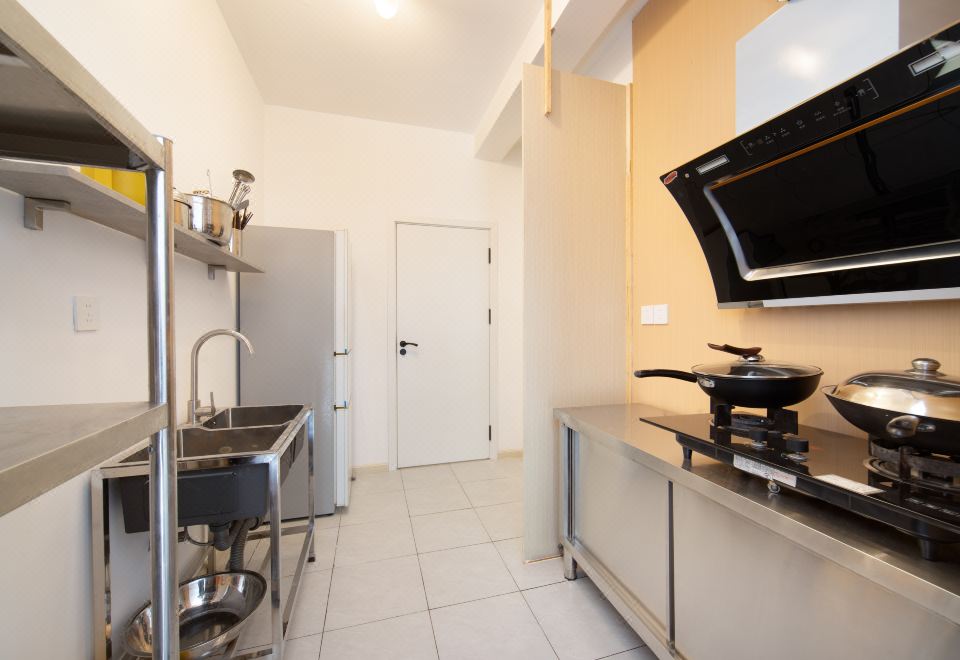 2. 쿤밍 뎬츠 류쑤..