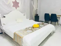 Xiehou · Aishe Homestay (Baoding Weilaishi Wanda Plaza)