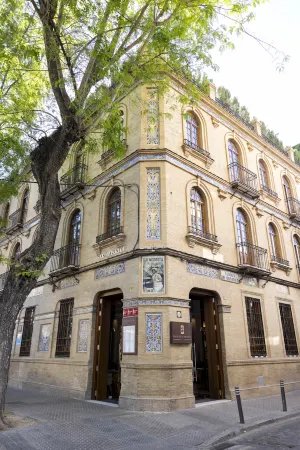 Cavalta Boutique Hotel GL Отели рядом с достопримечательностью «Мост Изабеллы II»