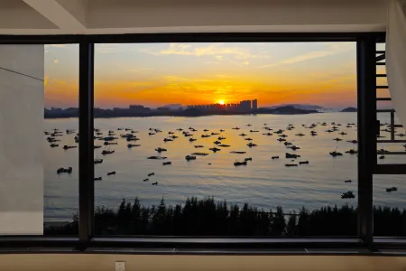 Dongshan·Shangju Seaview B&B (Jinluanwan Branch) Отели рядом с достопримечательностью «Jinzijing Square»