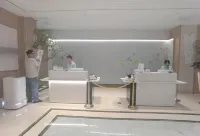 Yuhua E-sports Hotel (Zhengzhou East High-speed Railway Station)