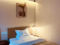 Lushan Mountain and Time Homestay