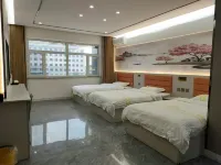 Zhonghe Express Hotel - parking