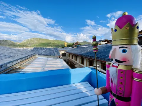 香格里拉橫豎撇捺WOODEN HOTEL客棧（獨克宗古城店）