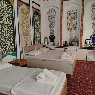 Emirkhan Guesthouse Отели рядом с Международный аэропорт Бухара