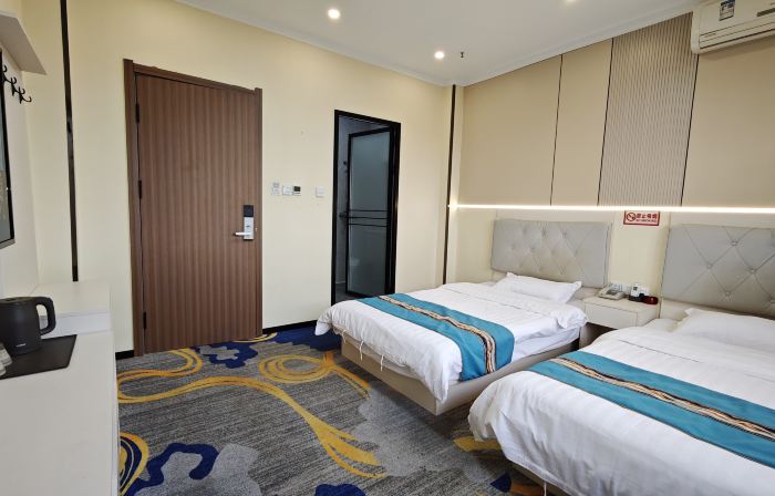 Lingshou Zhongyi Shared Hotel