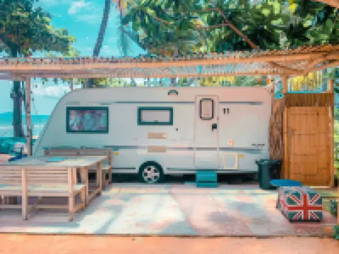 บีช เฮาส์ แคมป์