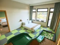 Horison Resort Tulip Puncak Hotels near Puncak Pass