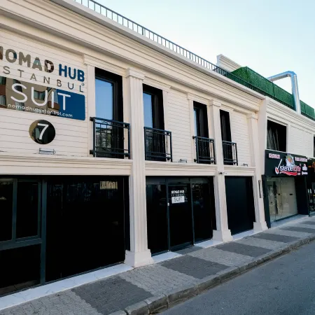 Nomad Hub Istanbul Suit Отели рядом с достопримечательностью «Малтепе»