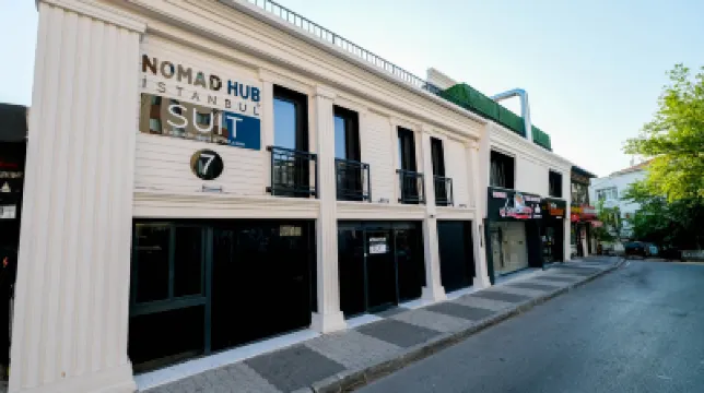Nomad Hub Istanbul Suit Hôtels à proximité de : Centre commercial Hilltown