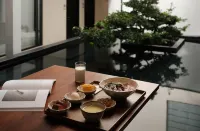 卧嵐·俯瞰風花雪月|療愈私湯·隱奢美墅（大理古城店） - 早餐