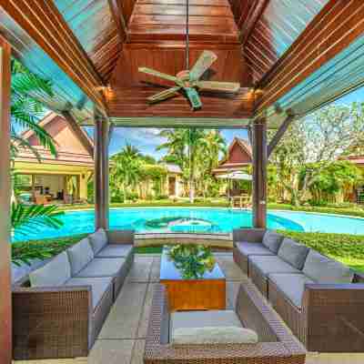 Himmaphan villa, next to BEACH & cafes, with staff Hotel Exterior