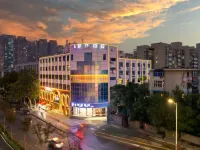 Roland Fashion Hotel (Tonghuai Subway Station T10 Tanshili Shopping Center Store) Hotels near Zhengzhou No.1 Middle School Education Group (42 Middle School Campus)
