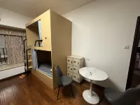 Shiguang Female Only Hostel (Nanning Railway Station Subway Station)