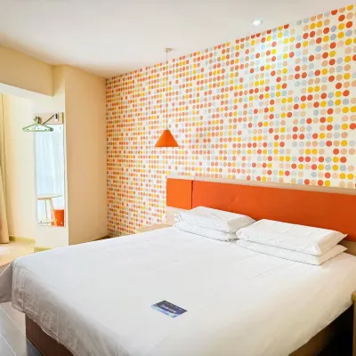 Homeinn Hotel (Shanghai Pudong Airport Miaojing Road Chuansha Subway Station) Hotels near Chuansha Station