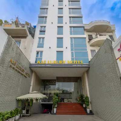 A25 Premium Hotel - 55 Cach Mang Thang 8 Hotel dekat Taman Tao Dan