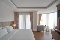 Lyns Hotel