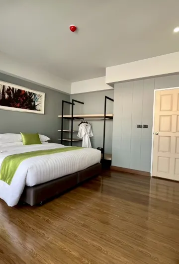 ห้องพักแบบสองห้องนอนเตียงใหญ่