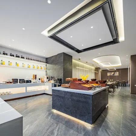 Homeinn Plus Hotel (Yulin Dingbian Changcheng North Street County People's Government)