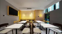 Gravity Space E-sports Hotel - Esports