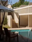 Dunhuang Xiyu Resort Homestay (Mingsha Mountain Crescent Spring) - Pools