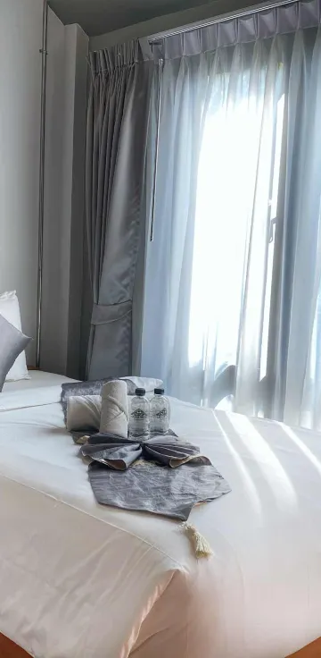 ห้องสำหรับสามท่านพร้อมเตียงใหญ่และเตียงเดี่ยว