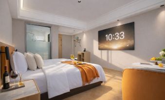 Silent Lost Horizon natural aesthetics Solo Courtyard Designer Hotel