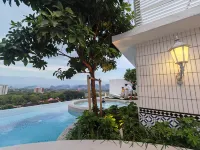 The Stallionz Signature Suites by IWH Suites - مسبح على السطح