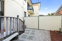 Well-Located 2BR Apartment in Auburn – Walk to Station & Shops