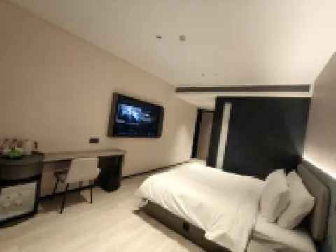 Ibis Styles Shanghai Pudong Airport Hotel