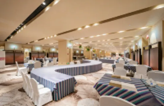 GreenTree Slow Trip Grand Hotel (Bayi Square First Affiliated Hospital)