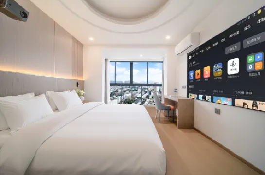Cloud Hotel