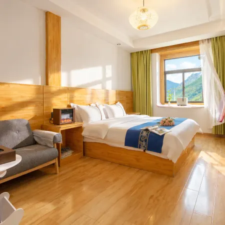 Xiqiao Yunchen Hotel (Daocheng Yading Scenic Area)