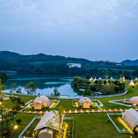 Xunqi Camping Hotel (Yidu Qingjiangwan Tourist Resort)