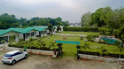 SIX SEASONS RESORT Hotels in 